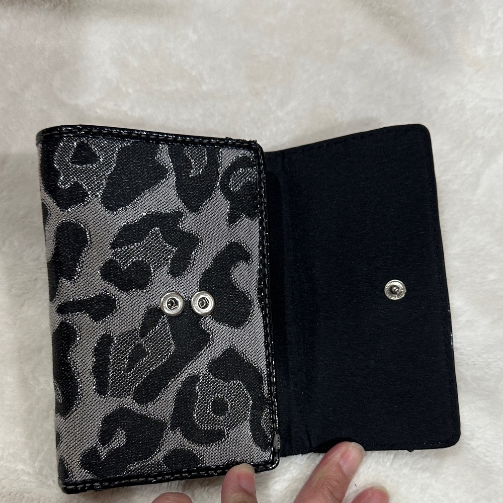 Chic Leopard Print Women's Wallet - Picture 2 of 5